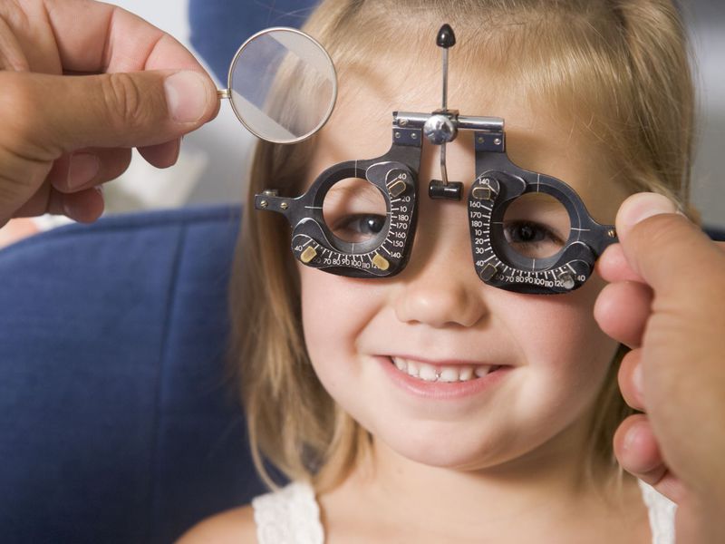 Специальный аппарат для обследования глаз